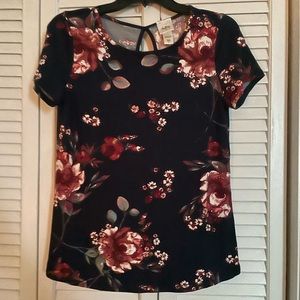 Day trip shirt size small